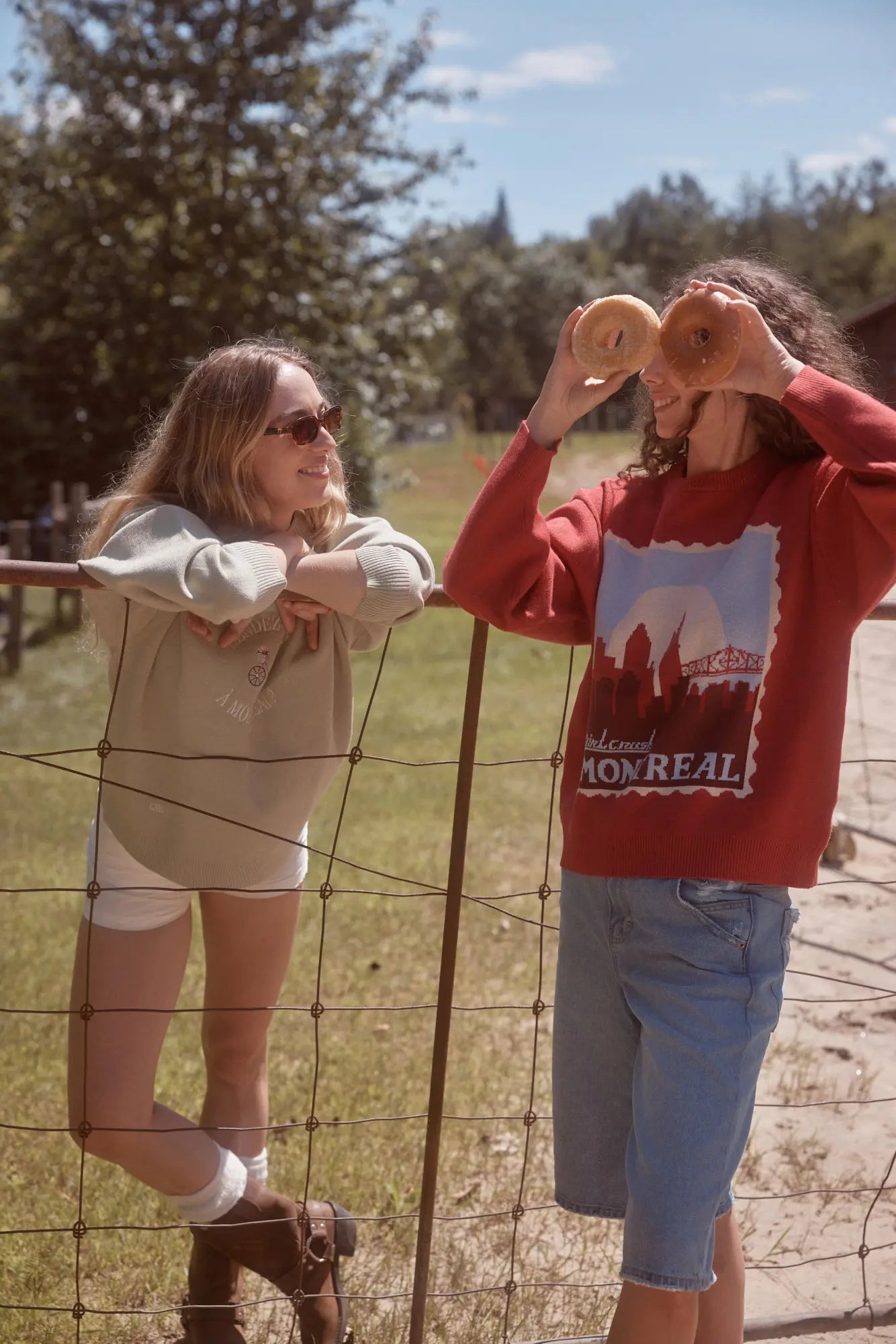 Souvenir Pullover - "Montreal Rendez-vous"