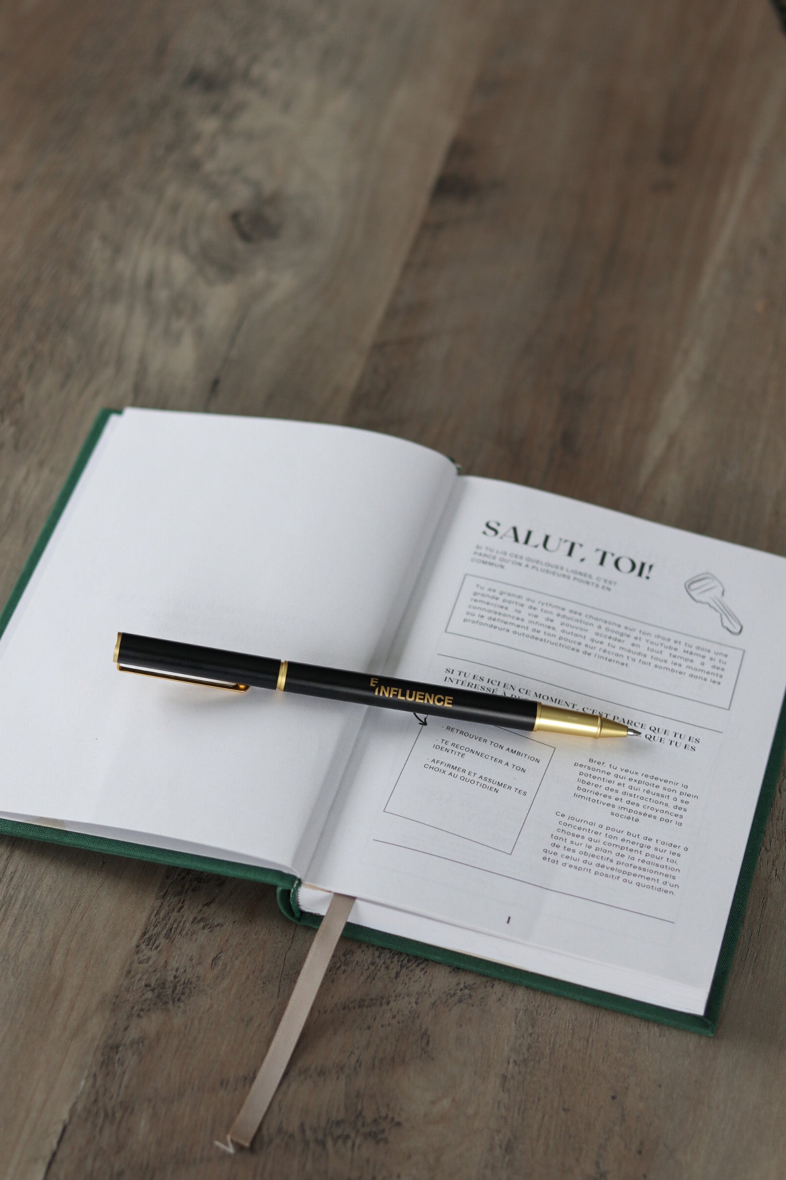 Duo journal et stylo